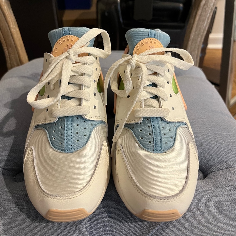 Nike Air Huarache SE sun sun club